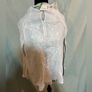 Chico's White Textured Women's Blouse very light weight and embroidered size 0